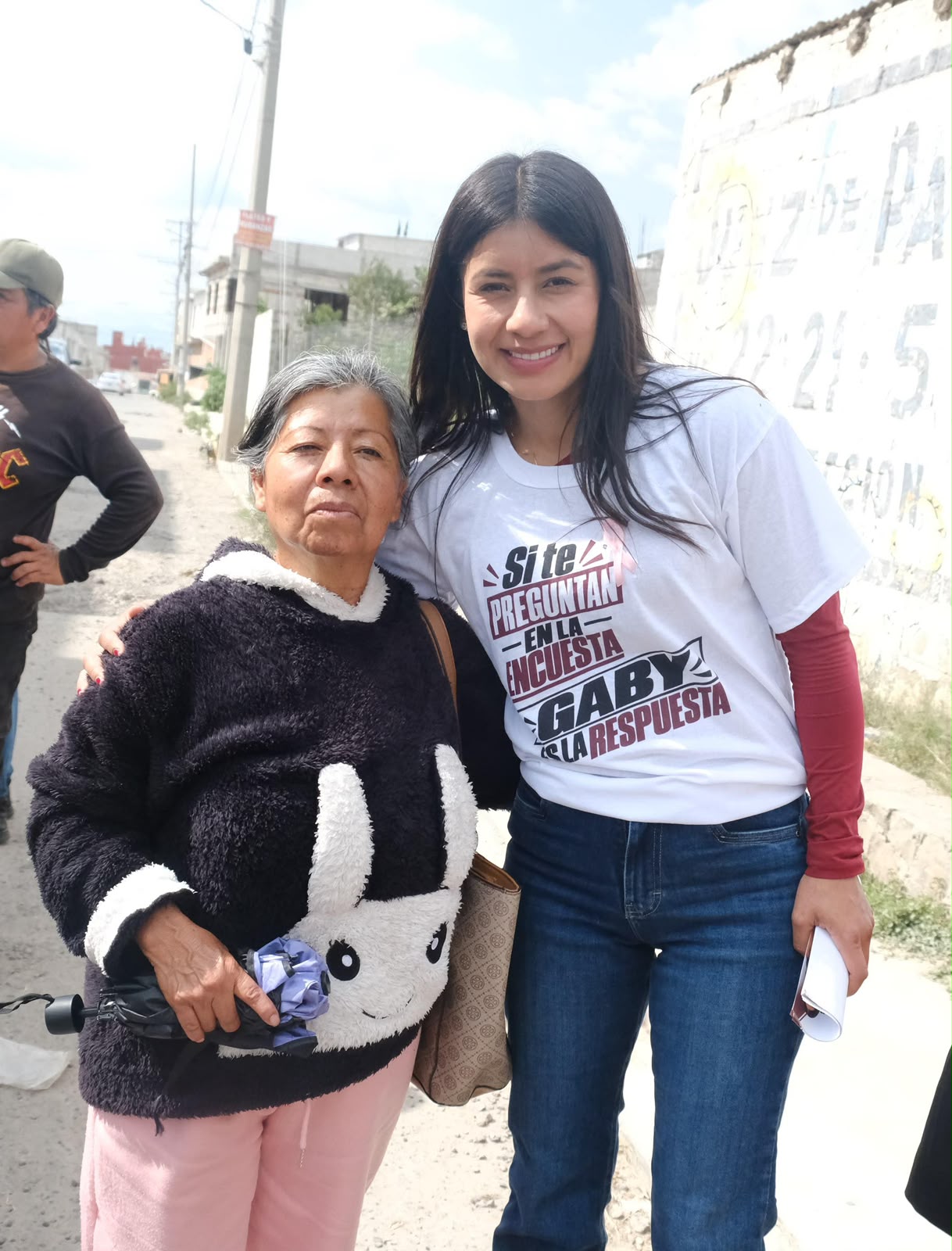 La Bonita Sánchez acerca su próxima pelea a las familias de La Resurrección