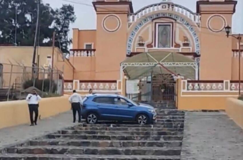  Google Maps lleva a conductor a las escalinatas del Santuario de Guadalupe en Cholula; camioneta queda atrapada
